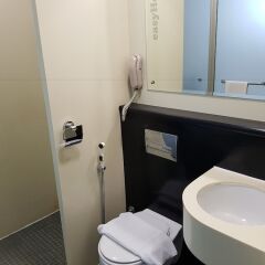 Отель easyHotel Dubai Jebel Ali ванная фото 2