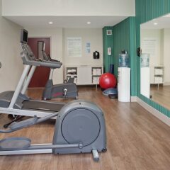 Отель Holiday Inn Express Haskell-Wayne Area фитнесс-зал фото 4