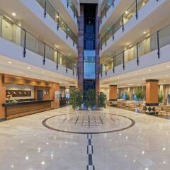 Novum Garden Side Hotel интерьер отеля