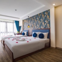 Holiday Emerald Hotel