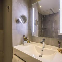 Отель Novotel Wroclaw Centrum Польша, Вроцлав - 1 отзыв об отеле, цены и фото номеров - забронировать отель Novotel Wroclaw Centrum онлайн ванная