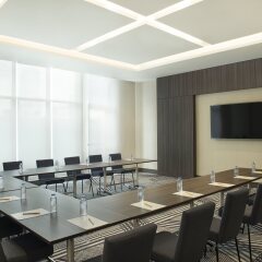 Отель Hampton by Hilton Dubai Airport ОАЭ, Дубай - 1 отзыв об отеле, цены и фото номеров - забронировать отель Hampton by Hilton Dubai Airport онлайн помещение для мероприятий фото 2