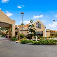 Отель Best Western Orlando West парковка