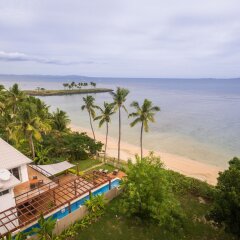 Отель First Landing Beach Resort & Villas пляж фото 2