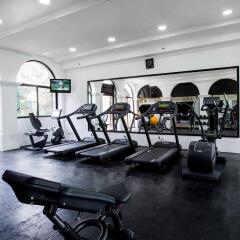 Отель Courtyard by Marriott Toluca Airport фитнесс-зал