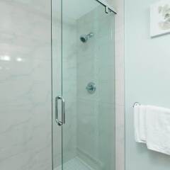 Отель Private and Cozy Home in Kerrisdale Канада, Ванкувер - отзывы, цены и фото номеров - забронировать отель Private and Cozy Home in Kerrisdale онлайн ванная