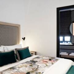 Отель Katikies Garden Hotel - The Leading Hotels Of The World Греция, Остров Санторини - отзывы, цены и фото номеров - забронировать отель Katikies Garden Hotel - The Leading Hotels Of The World онлайн сейф в номере
