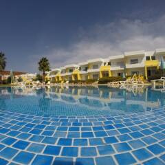 Отель Apartamentos Santa Teresinha бассейн фото 2