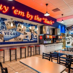 Отель Best Western Plus Casino Royale США, Лас-Вегас - отзывы, цены и фото номеров - забронировать отель Best Western Plus Casino Royale онлайн гостиничный бар