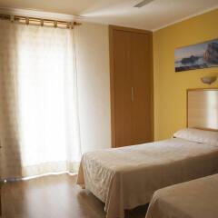 Отель Hostal Residencia Europa Punico комната для гостей фото 3