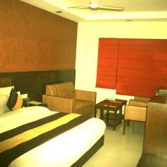 Hotel Le Central in Haridwar, India from 38$, photos, reviews - zenhotels.com guestroom