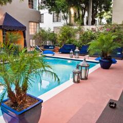 Riviera Suites South Beach, a South Beach Group Hotel бассейн