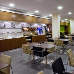 Отель Holiday Inn Express Barcelona City 22@ питание