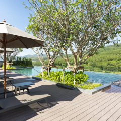 Отель Ramada Plaza by Wyndham Chao Fah Phuket бассейн