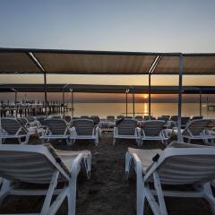 Отель Larissa Mare Beach пляж фото 2