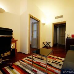 Iron Gate Hotel and Suites удобства в номере