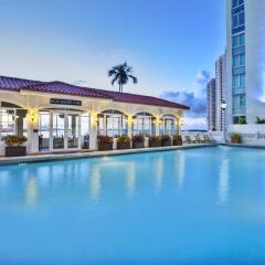 Отель InterContinental Miami бассейн