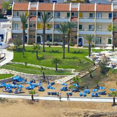 Апартаменты Myroandrou Beach Apartments бассейн