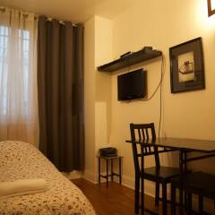Апартаменты Montmartre Apartments Leo Ferre Париж комната для гостей фото 2