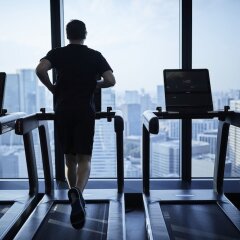 Отель Andaz Tokyo Toranomon Hills - a concept by Hyatt Япония, Токио - 1 отзыв об отеле, цены и фото номеров - забронировать отель Andaz Tokyo Toranomon Hills - a concept by Hyatt онлайн фитнесс-зал фото 2