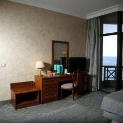 Отель The Bayview Hotel Ливан, Бейрут - отзывы, цены и фото номеров - забронировать отель The Bayview Hotel онлайн удобства в номере