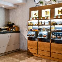 Отель Athens Tiare Hotel Греция, Афины - 1 отзыв об отеле, цены и фото номеров - забронировать отель Athens Tiare Hotel онлайн питание фото 2
