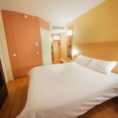 Гостиница Ibis Ярославль Центр в Ярославле - забронировать гостиницу Ibis Ярославль Центр, цены и фото номеров комната для гостей фото 4