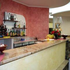 Hotel La Fattoria Кастельсардо гостиничный бар