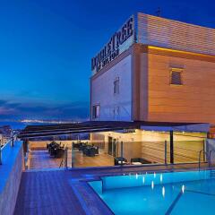 Doubletree By Hilton Hotel Izmir - Alsancak бассейн