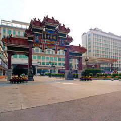 Dong Fang Hotel парковка