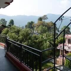 Отель Pokhara Youth Hostel Непал, Покхара - отзывы, цены и фото номеров - забронировать отель Pokhara Youth Hostel онлайн балкон