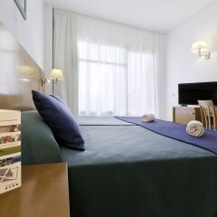 Отель azuLine Hotel S'Anfora & Fleming Испания, Сан-Антони-де-Портмань - отзывы, цены и фото номеров - забронировать отель azuLine Hotel S'Anfora & Fleming онлайн комната для гостей фото 3
