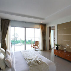 Отель Royal Beach View Suites Паттайя комната для гостей