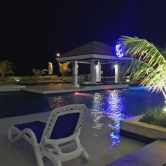 Arterra Hotel and Resort бассейн