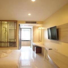 Апартаменты Trebel Service Apartment Pattaya Паттайя комната для гостей фото 5