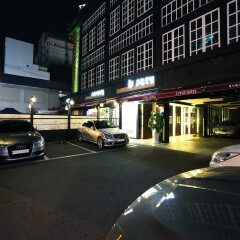 Yuwon Hotel парковка