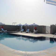 Al Diar Sawa Hotel Apartments бассейн