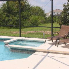 Отель The Shire 5 bed бассейн