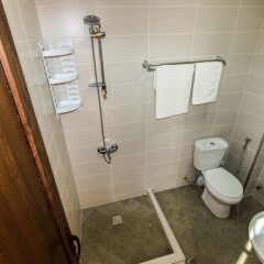 Отель Old Tbilisi Apartment Грузия, Тбилиси - отзывы, цены и фото номеров - забронировать отель Old Tbilisi Apartment онлайн ванная