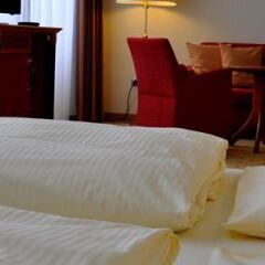 Hotel Steglitz International сейф в номере
