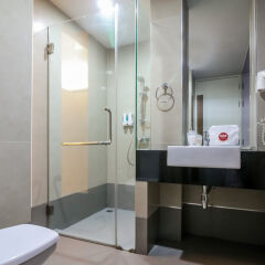 Отель Nida Rooms Khlong Toei 390 Sky Train Бангкок ванная фото 2