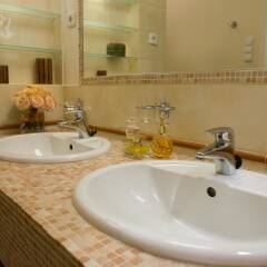 Отель Mamaison Residence Izabella Budapest ванная