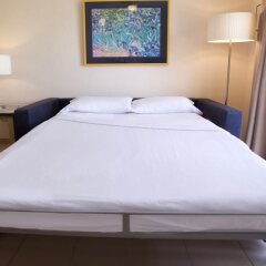 Отель Benal Beach Group сейф в номере