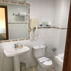 Отель Hostal Santo Tomé Испания, Толедо - отзывы, цены и фото номеров - забронировать отель Hostal Santo Tomé онлайн ванная