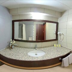 Mom Hotel Турция, Измир - 1 отзыв об отеле, цены и фото номеров - забронировать отель Mom Hotel онлайн ванная фото 2