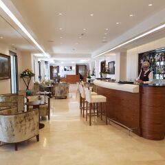 Отель Westminster Hotel & Spa Франция, Ницца - 7 отзывов об отеле, цены и фото номеров - забронировать отель Westminster Hotel & Spa онлайн гостиничный бар