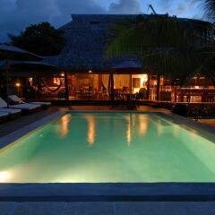 Отель Green Lodge Moorea бассейн