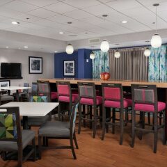 Отель Hampton Inn Niagara Falls, USA США, Ниагара-Фолс - отзывы, цены и фото номеров - забронировать отель Hampton Inn Niagara Falls, USA онлайн гостиничный бар