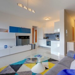 Апартаменты Centric and Spacious Apartment With Wifi and Balcony Гзира фото 17