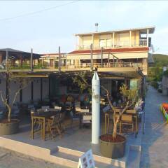 Meliton Inn Hotel & Suites бассейн фото 3